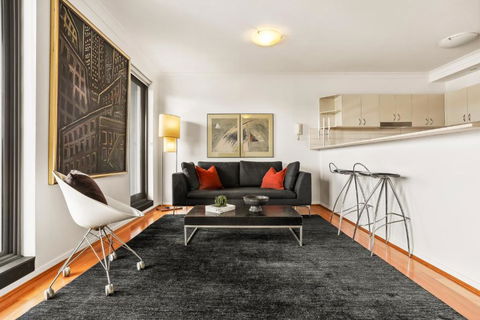 City 2 Bed 2 Bath Parking, Mins To Train And CBD - Darwin Holiday 1