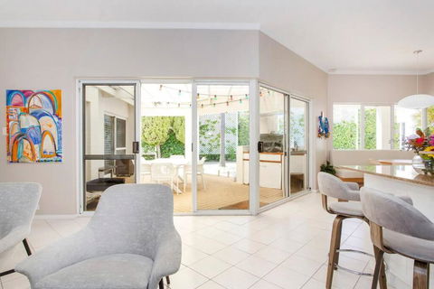 City Beach Coastal Family Home With Pool & Sauna - Darwin Holiday 2