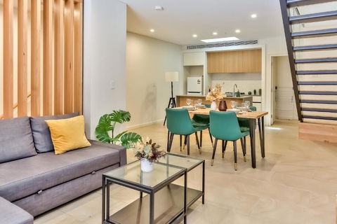 City Centre 2 Bedroom Apartment Sydney - Darwin Holiday 1