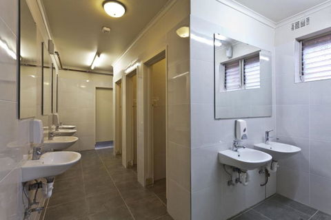 City Centre Budget Hotel - Darwin Holiday 1