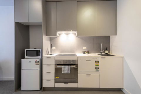 City Convenience 1br Apt Cbd Melbourne - Darwin Holiday 2