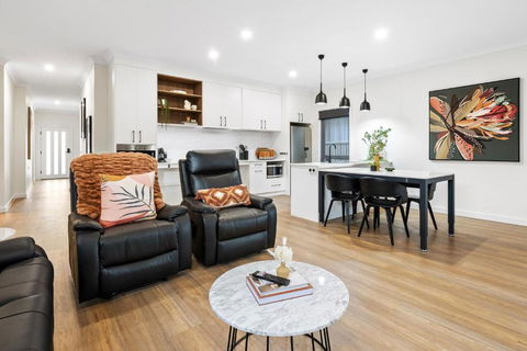 City Edge Apartment 1 (Wheelchair Accessible) - Darwin Holiday 0