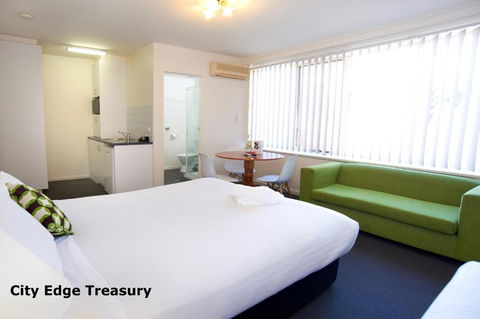 City Edge East Melbourne Apartment Hotel - Darwin Holiday 4