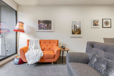 City-edge Living In Trendy North Melbourne - Darwin Holiday 0
