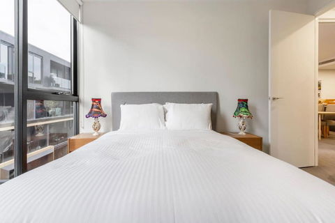 City-edge Living In Trendy North Melbourne - Darwin Holiday 2