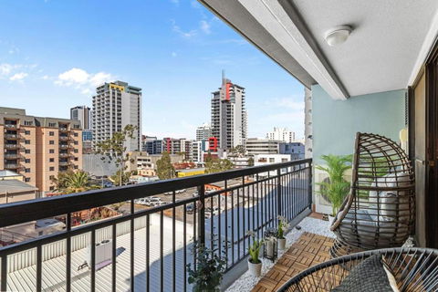 City Life 2BR Apt With Pool,Gym, Sauna, Carbay - Darwin Holiday 4