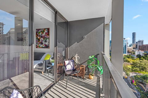 City Living! 1Bed/1Bath/1Car/Pool - Darwin Holiday 3