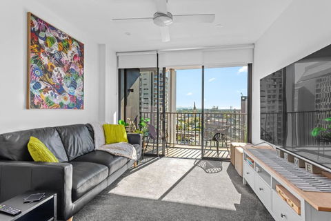 City Living! 1Bed/1Bath/1Car/Pool - Darwin Holiday 2