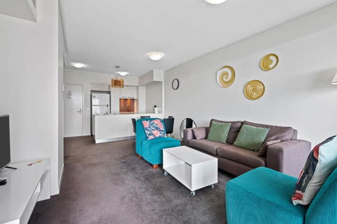 City Living - Brisbane River-View 2 Bedroom Apt - Darwin Holiday 2