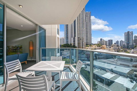 City Meets Coast - Modern Resort Haven By The Beach - Darwin Holiday 0