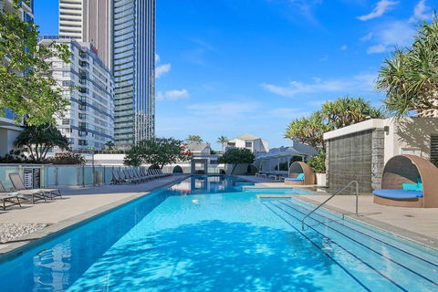 City Meets Coast - Modern Resort Haven By The Beach - Darwin Holiday 1