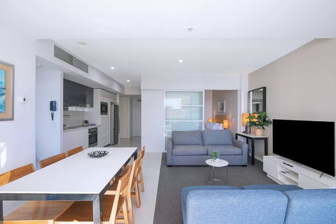 City Meets Coast - Modern Resort Haven By The Beach - Darwin Holiday 4