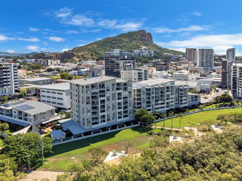 City Stadium Apartment On The Riverfront 38 - Darwin Holiday 0