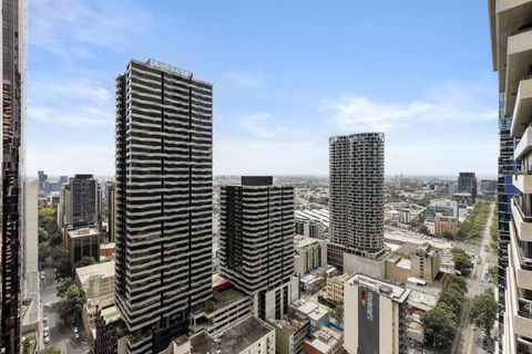 City View 2 Bedroom Apartment In The Heart Of Melbourne - Darwin Holiday 0