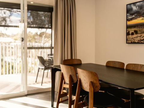 Clare Hillside Apartments - Darwin Holiday 3