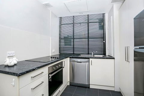 CLD01 - 1 Bedroom Unit - Bridge Street, Sydney CBD - Darwin Holiday 2