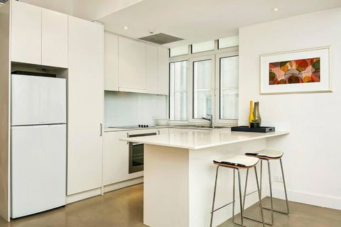 CLDON- Furnished 1 Bedroom - Bridge St Sydney CBD - Darwin Holiday 2