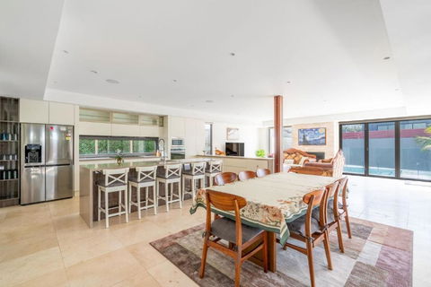 Clifftop Luxury With Pool - Darwin Holiday 4