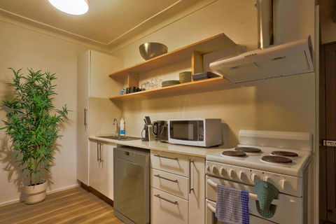 Close To City 2 Bedroom House Surry Hills - Darwin Holiday 4