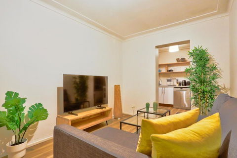 Close To City 2 Bedroom House Surry Hills - Darwin Holiday 0
