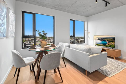 Chic 2-Bed Inner-City Abode With BBQ, Gym & Pool - Darwin Holiday 0