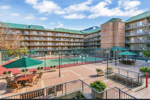 City Apartment - Free Parking, 3 Bedrooms And 2 Bathrooms - Darwin Holiday 0