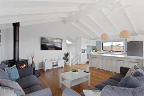 Coastal Comfort Retreat Cowes Phillip Island - Darwin Holiday 0