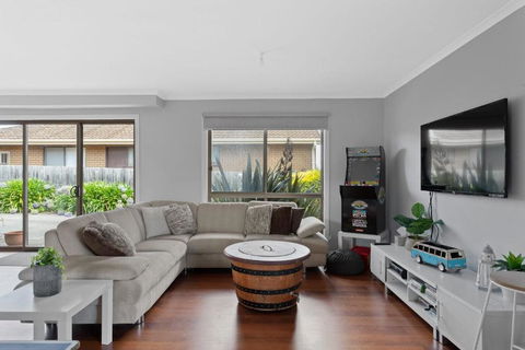 Coastal Comfort Retreat Cowes Phillip Island - Darwin Holiday 1