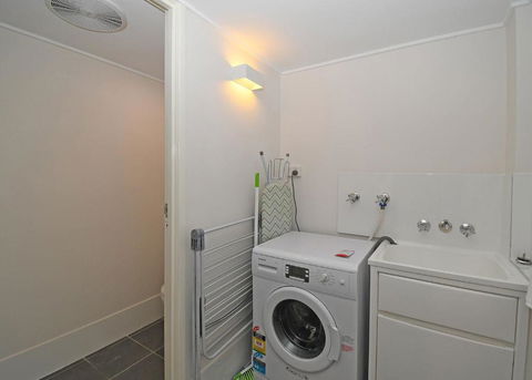 Coast Apartments Large 2 Bed 1 Bathroom With Pool - Darwin Holiday 4