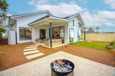 Coastal Bliss By The Bay - Darwin Holiday 1