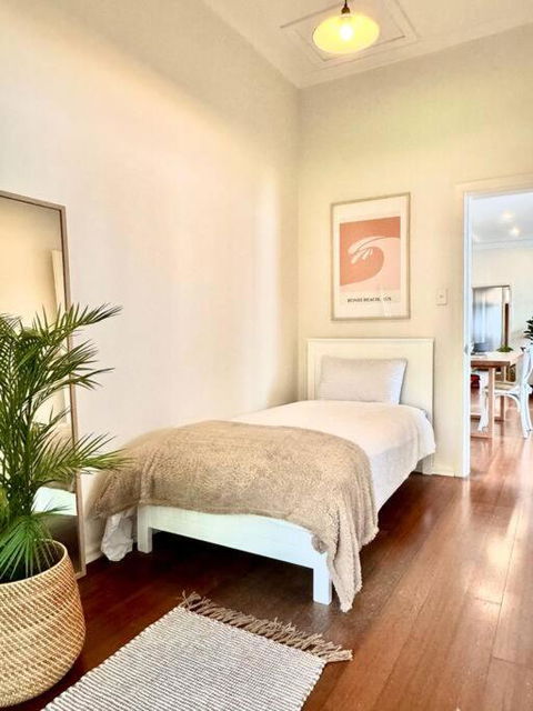 Coastal Bondi Beach House - Incredible Location - Darwin Holiday 2