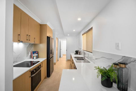 Coastal Central 3Bd Spa SurfersP - Darwin Holiday 3