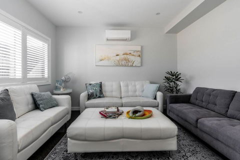 Coastal Chic On Howsam - Darwin Holiday 3