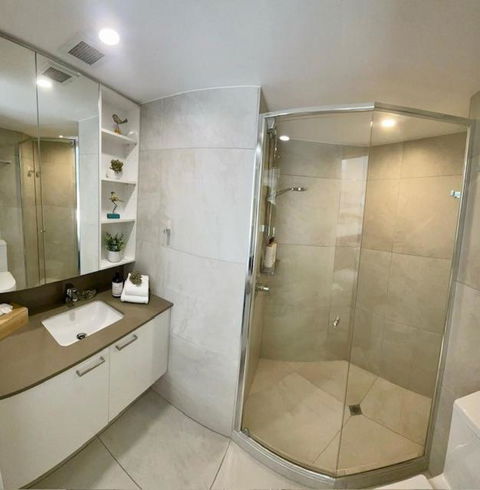 Coastal Luxe On Hastings St - 2 Bedroom - Darwin Holiday 1