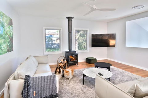 Coastal Pet Friendly Luxe - Darwin Holiday 0