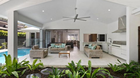 Coastal Vibes - Palm Cove - Darwin Holiday 1