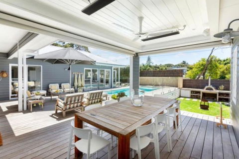 Coastal VILLA CHILL Superior Style Summer Vibe - Darwin Holiday 1