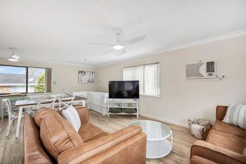 Coastal Villa Mollymook Beach - Darwin Holiday 3