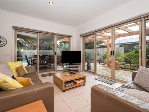 Coastal Villa On Beachcomber! - Darwin Holiday 4