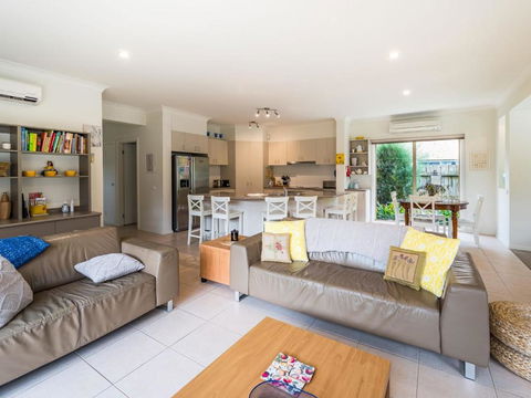 Coastal Villa On Beachcomber! - Darwin Holiday 3