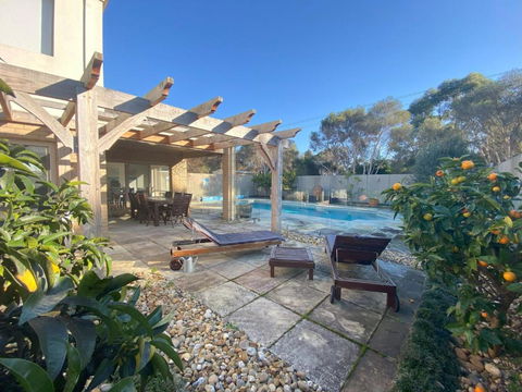 Coastal Villa On Beachcomber! - Darwin Holiday 0