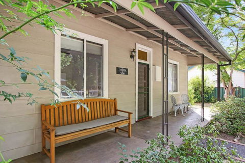 Cobden & Wills - Darwin Holiday 1