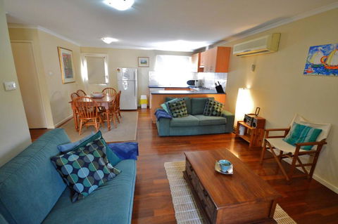 Cole Cottage - Kalbarri WA - Darwin Holiday 1