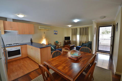 Cole Cottage - Kalbarri WA - Darwin Holiday 4