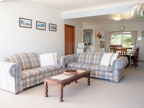 Collingwood Beach Cottage - Belle Escapes Jervis Bay - Darwin Holiday 3