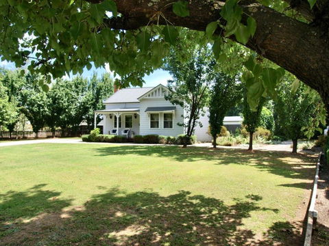 Collins Cottage - Luxury Accommodation - Darwin Holiday 0