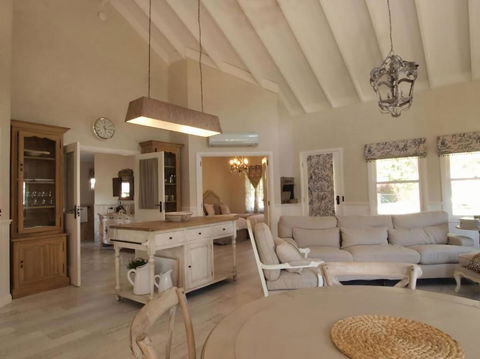 Collins Cottage - Luxury Accommodation - Darwin Holiday 3