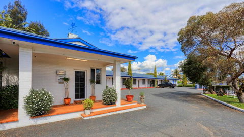 Colonial Motel & Apartments - Darwin Holiday 0