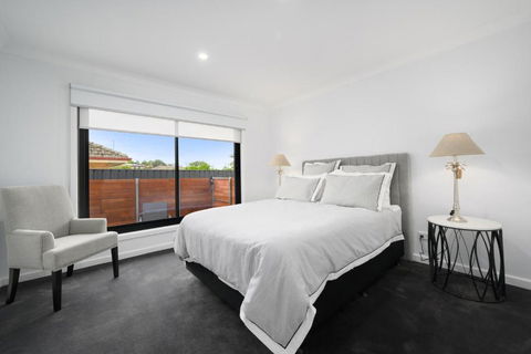 Comfort & Style - Luxurious Central Apartment - Darwin Holiday 0