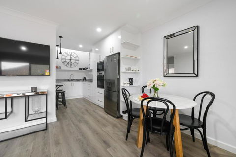 Comfort & Style - Luxurious Central Apartment - Darwin Holiday 1